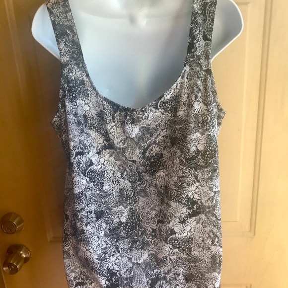 Parisian Belle Collection by Avenue blouse - Picture 3 of 4